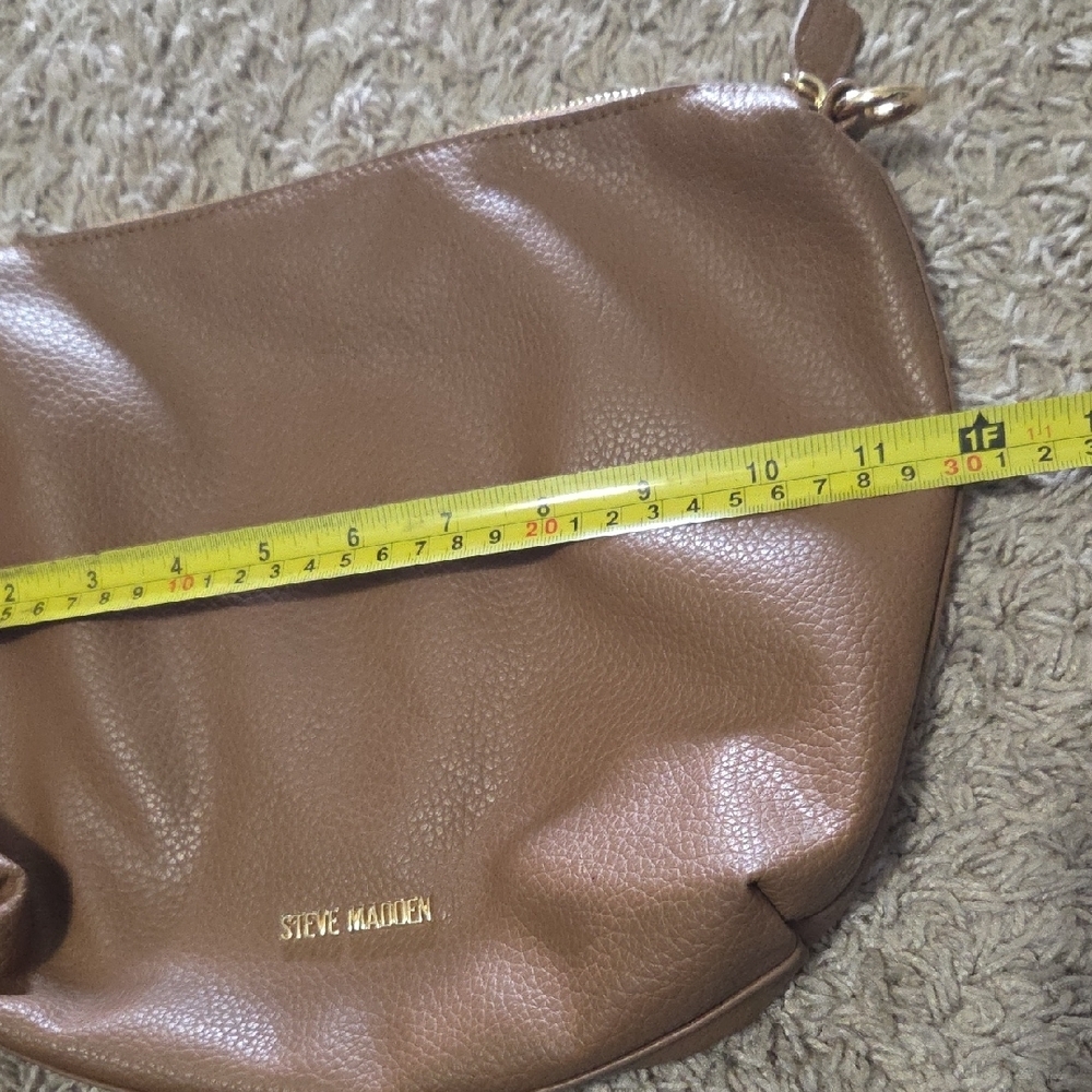 Steve Madden Large Tan Leather Great Condition Cosmetic Bag - Picture 5 of 6